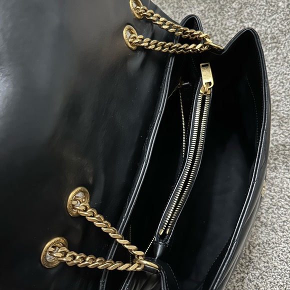 AUTHENTIC YSL medium LouLou bag - Picture 3 of 6